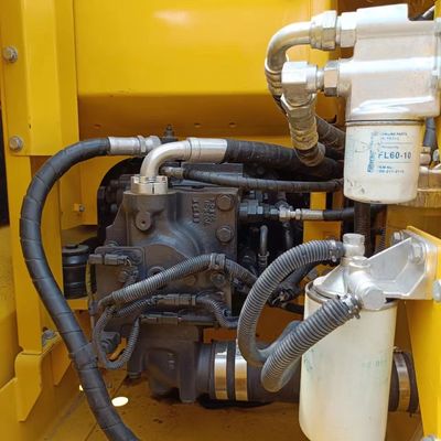 Grande escavatore Komatsu PC130 di 13 tonnellate con cilindro idraulico originale