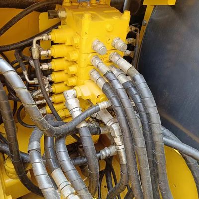 Grande escavatore Komatsu PC130 di 13 tonnellate con cilindro idraulico originale