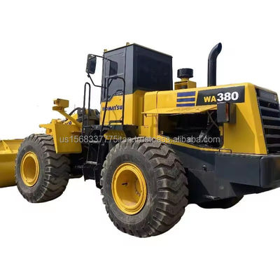 Caricatore di seconda mano Komatsu WA 380 con poche ore di lavoro e prestazioni eccellenti