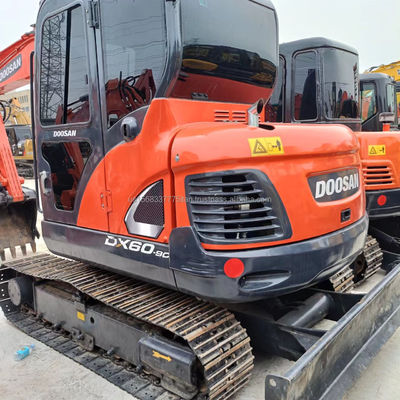 Escavatore DOOSAN DX60 con eccellente efficienza e buone prestazioni a prezzi accessibili