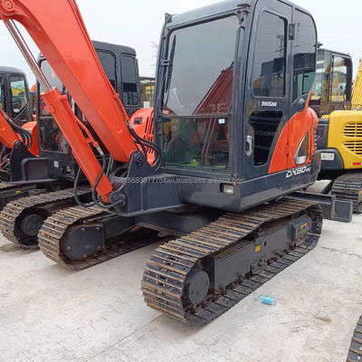 Escavatore DOOSAN DX60 con eccellente efficienza e buone prestazioni a prezzi accessibili