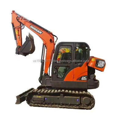 Excavator DOOSAN DX60 usato nel 2016 Anno 0.21M3 Capacità del secchio Eccellente efficienza