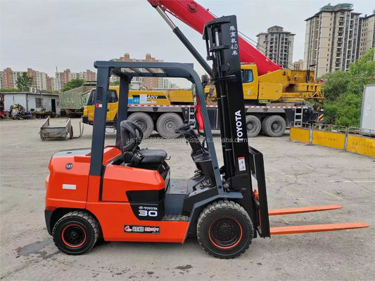 Potente e conveniente carrello elevatore diesel usato TOYOTA 9F30 per il vostro magazzino
