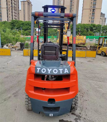 Potente e conveniente carrello elevatore diesel usato TOYOTA 9F30 per il vostro magazzino