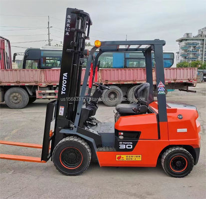 Potente e conveniente carrello elevatore diesel usato TOYOTA 9F30 per il vostro magazzino