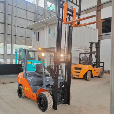 Toyota 8F30 carrello elevatore diesel usato ragionevole per i negozi di materiali da costruzione