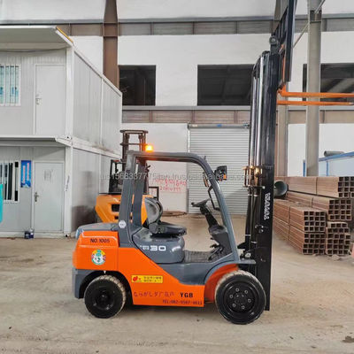 Toyota 8F30 carrello elevatore diesel usato ragionevole per i negozi di materiali da costruzione