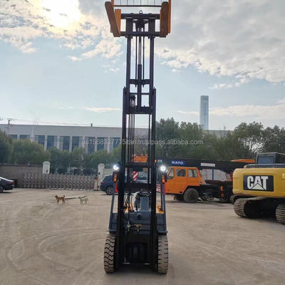 TCM forklift 3 tonnellate Forklift di seconda mano in Giappone con 45 kW e 0-2000 ore di lavoro