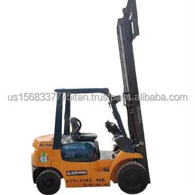 Toyota FD50 Truck Forklift con 45 kW di Potenza e 4500 KG di Peso in grande magazzino pronto