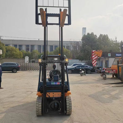Toyota FD50 Truck Forklift con 45 kW di Potenza e 4500 KG di Peso in grande magazzino pronto