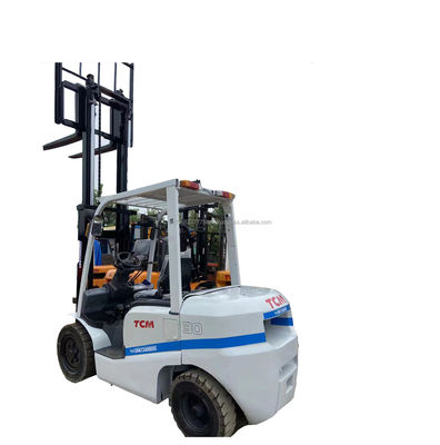 TCM Used Forklift 30 con motore Diesel di ottime prestazioni