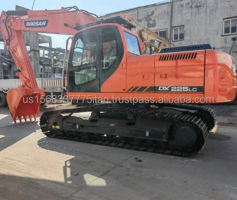 Doosan DX225 Escavatore da 25 tonnellate Macchine da costruzione usate con anni di esperienza