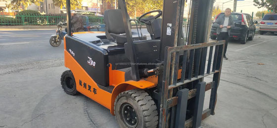 Hangzhou J30 carrello elevatore usato con prestazioni eccellenti e 3000 kg di peso