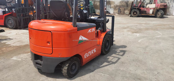Forklift diesel utilizzato AC25 con ottime prestazioni e originale nel 2012
