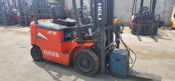 Forklift diesel utilizzato AC25 con ottime prestazioni e originale nel 2012