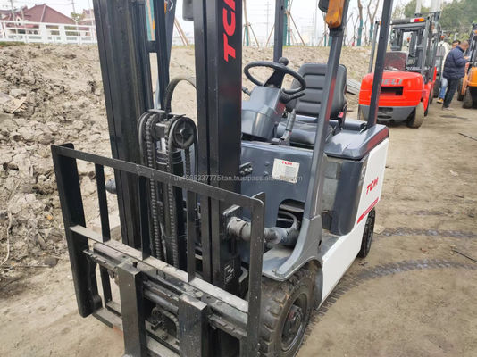 3 tonnellate di carrello elevatore TCM di seconda mano 2M lunghezza del carrello elevatore motore diesel fonte di energia