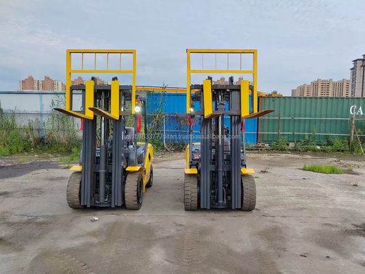 Camione elevatore Komatsu 30 usato con prestazioni eccellenti e altezza minima di sollevamento 4.5