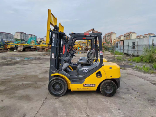 Negozi di materiali da costruzione 3 tonnellate Komatsu 30 carrello elevatore con prestazioni originali eccellenti
