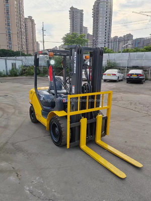 Negozi di materiali da costruzione 3 tonnellate Komatsu 30 carrello elevatore con prestazioni originali eccellenti