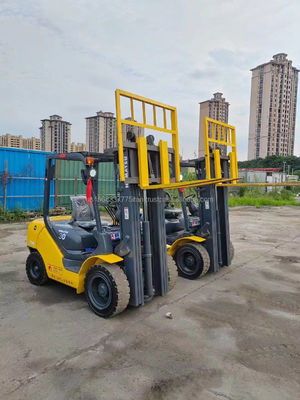 Negozi di materiali da costruzione 3 tonnellate Komatsu 30 carrello elevatore con prestazioni originali eccellenti