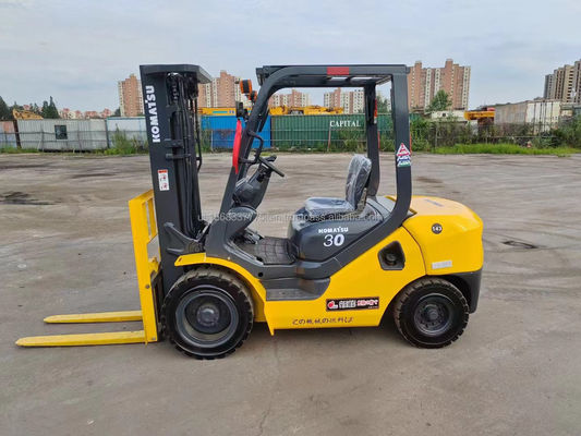 Negozi di materiali da costruzione 3 tonnellate Komatsu 30 carrello elevatore con prestazioni originali eccellenti