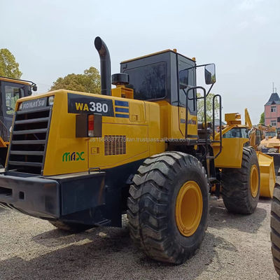 Utilizzato Komatsu WA 380 caricatore Perfetto per fabbriche di materiali da costruzione Macchine da costruzione