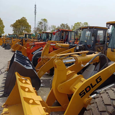 Utilizzato Komatsu WA 380 caricatore Perfetto per fabbriche di materiali da costruzione Macchine da costruzione