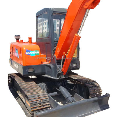 Escavatore DOOSAN DH55 di seconda mano con buona efficienza e cilindro idraulico originale