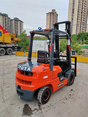 Toyota 9F30 di seconda mano Una soluzione affidabile e durevole per la movimentazione dei materiali