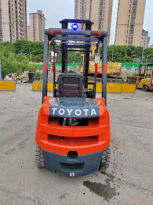 Toyota 9F30 di seconda mano Una soluzione affidabile e durevole per la movimentazione dei materiali