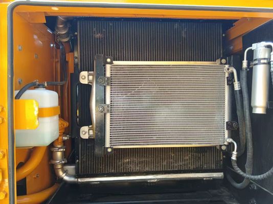 Escavatore di seconda mano SANY SY215C Peso della macchina 21,5 tonnellate con motore SANY Modello 2016