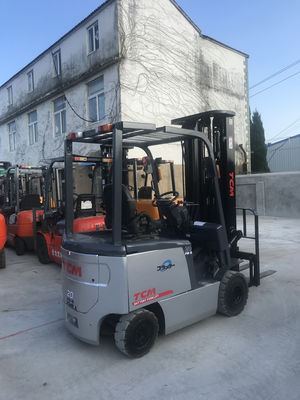 TCM 20 carrello elevatore usato e in ottime condizioni, alimentato a gasolio/elettrico/propano