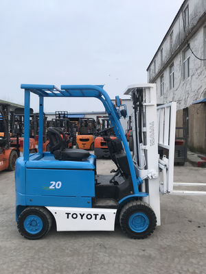 Usato Toyota 2 tonnellate carrello elevatore per la vendita e l'anno 2012 Diesel elettrico fonte di energia propano