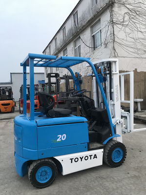 Usato Toyota 2 tonnellate carrello elevatore per la vendita e l'anno 2012 Diesel elettrico fonte di energia propano