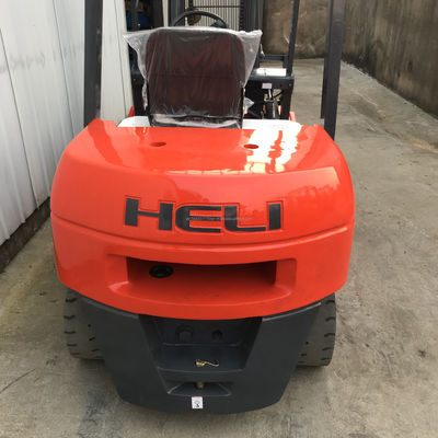 4.5m Dimensioni complessive 4,5m Larghezza della forcella HeLI Forklift elettrico/propano utilizzato per le esigenze