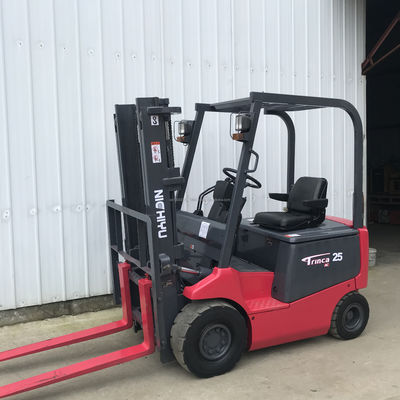 Nichiyu 2 tonnellate carrello elevatore con motore diesel originale e prestazioni massime