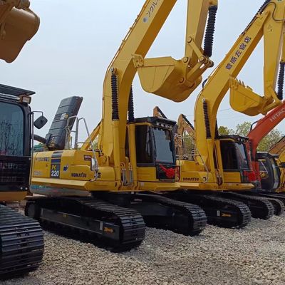 Escavatore Komatsu PC220 usato con 0-2000 ore di lavoro e peso operativo di 22 tonnellate