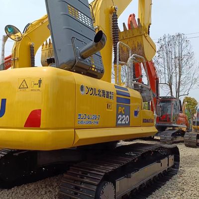 Escavatore Komatsu PC220 usato con 0-2000 ore di lavoro e peso operativo di 22 tonnellate