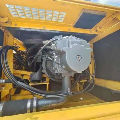 Usato Komatsu PC220 EXCAVATOR con 1.2M3 capacità di secchio e 119 kW di potenza a prezzi accessibili
