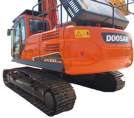 Escavatore DOOSAN DX300 da 30 tonnellate con buona efficienza e cilindro idraulico originale