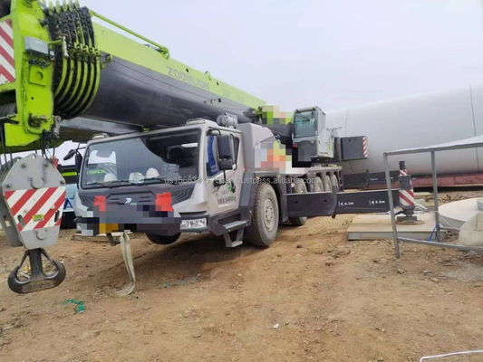 Una gru Zoomlion da 200 tonnellate con prestazioni eccellenti e carico massimo di sollevamento 4.5