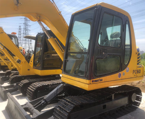 6 tonnellate Komatsu PC60 Escavatore usato con valvola idraulica originale e scarse ore di lavoro