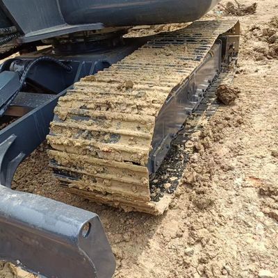 Motore Caterpillar usato e componenti Hyundai sul mini escavatore Sunward SWE60E da 6 tonnellate