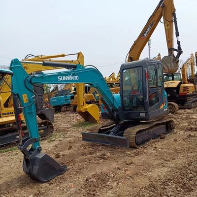 Motore Caterpillar usato e componenti Hyundai sul mini escavatore Sunward SWE60E da 6 tonnellate
