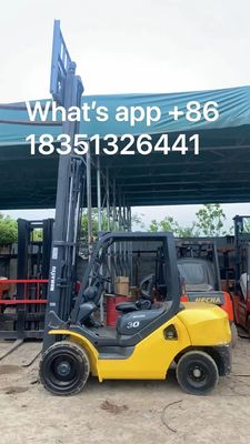 Buone condizioni peso 3000 kg carrello elettrico Komatsu 3 tonnellate da motore a corrente alternata