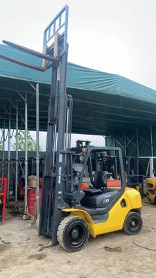 Buone condizioni peso 3000 kg carrello elettrico Komatsu 3 tonnellate da motore a corrente alternata